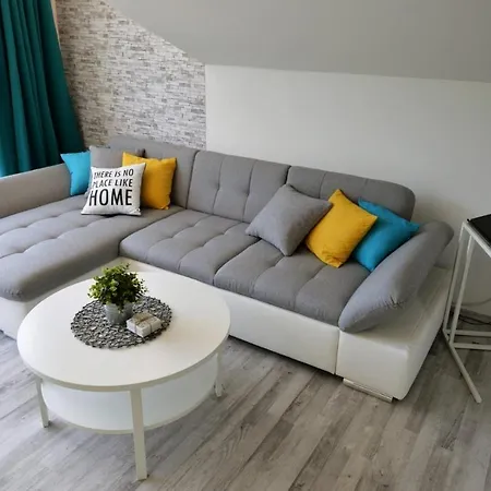 Apartment By The Sea - 18306 *