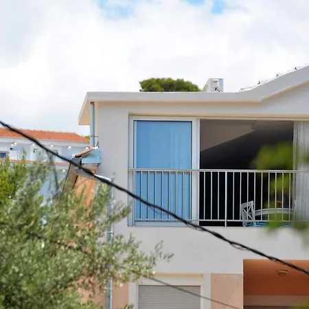 Apartment By The Sea - 18306