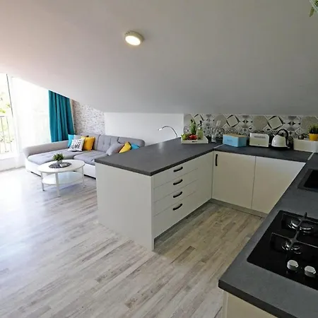 By The Sea - 18306 Apartment Murter